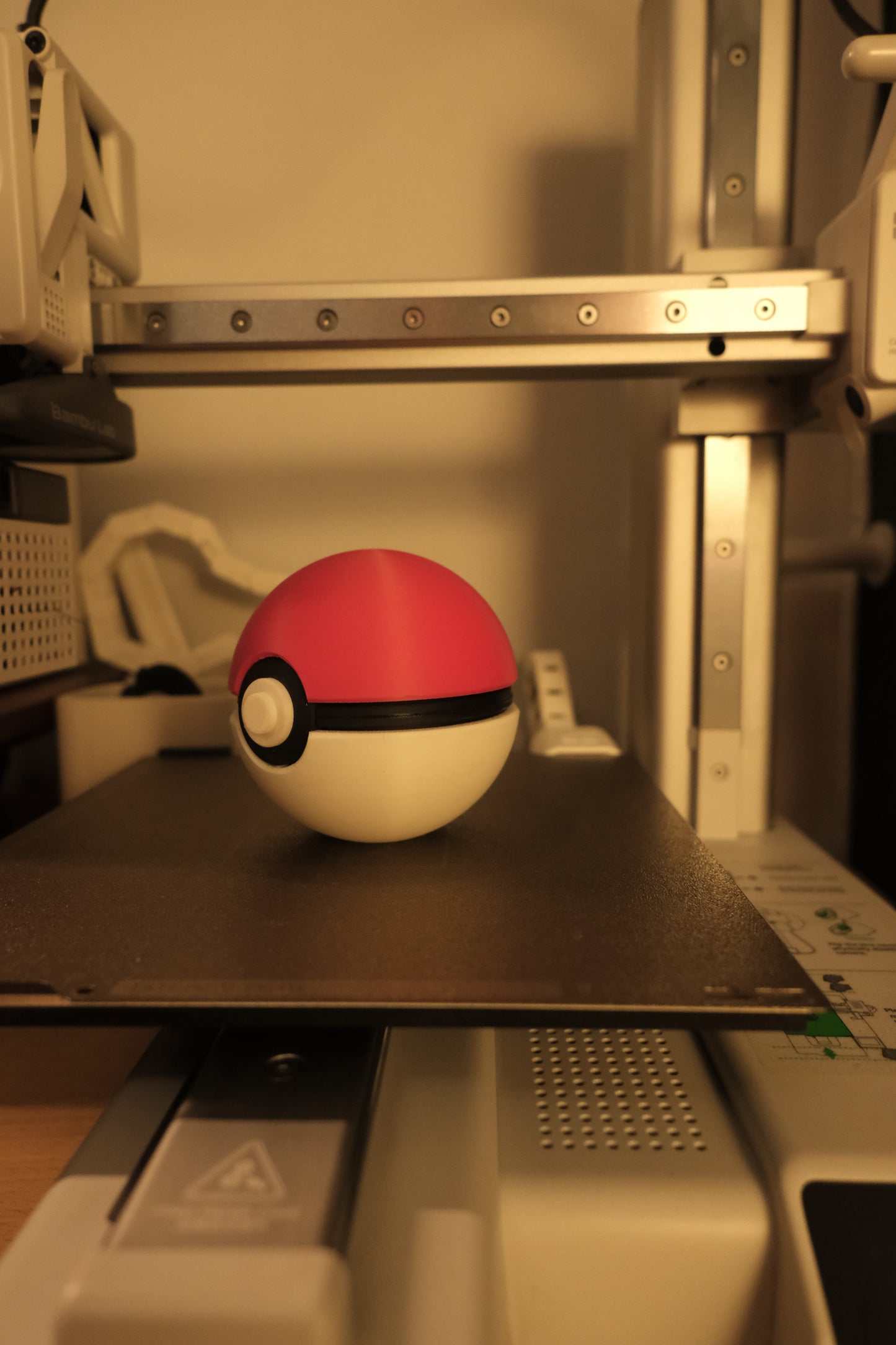 Creature Catching PokBall Red/White
